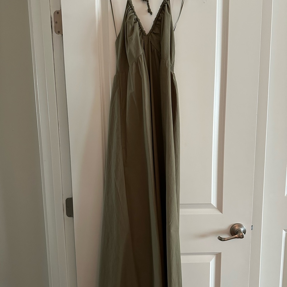 XiRENA Olive Green Midi Dress